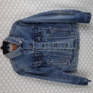 Vintage 90s Levi's made in USA men's large denim jean jacket